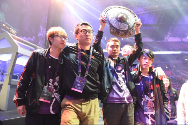 Esports Awards电竞领域各项年度获奖得主：Faker与T1共拿三个奖项