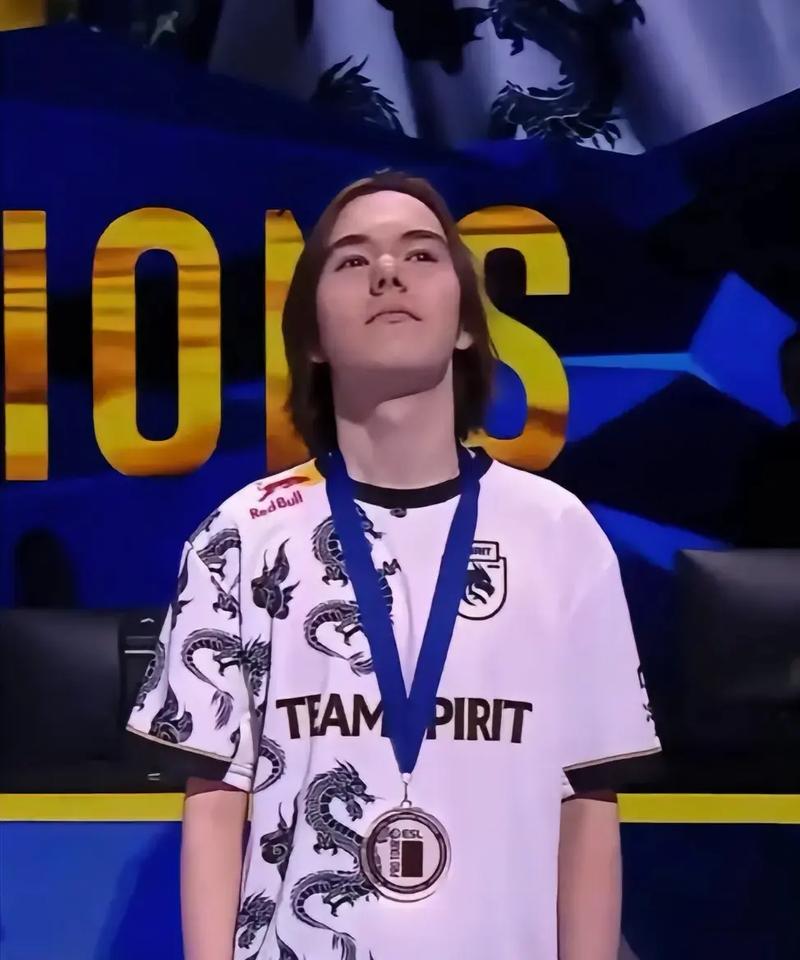 Bilibili Gaming vs AL赛前数据前瞻：双方中单是中后期团战的关键胜负手